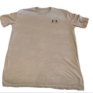 Under Armour T-shirt